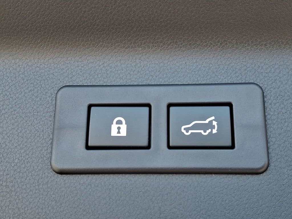 Used 2025 Subaru Forester Premium image 29