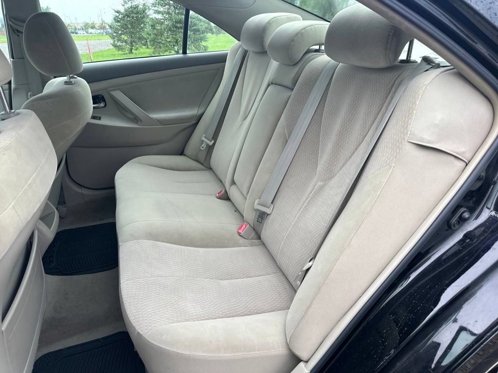 Used 2010 Toyota Camry LE FWD image 13