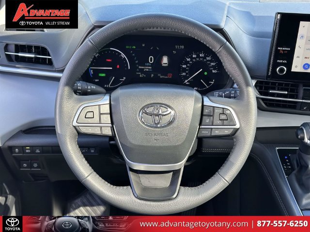 Certified 2026 Toyota Sienna XLE AWD/4WD image 18