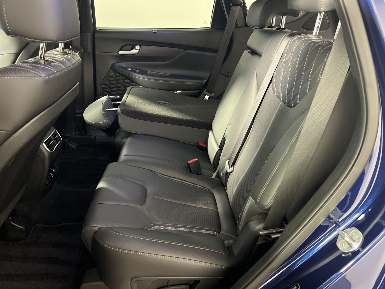 Used 2021 Hyundai Santa Fe Calligraphy AWD/4WD image 25
