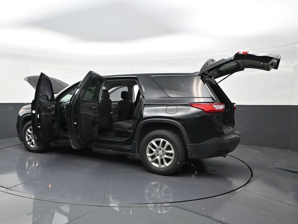 Used 2020 Chevrolet Traverse LS w/ LPO, Cargo Package FWD image 31