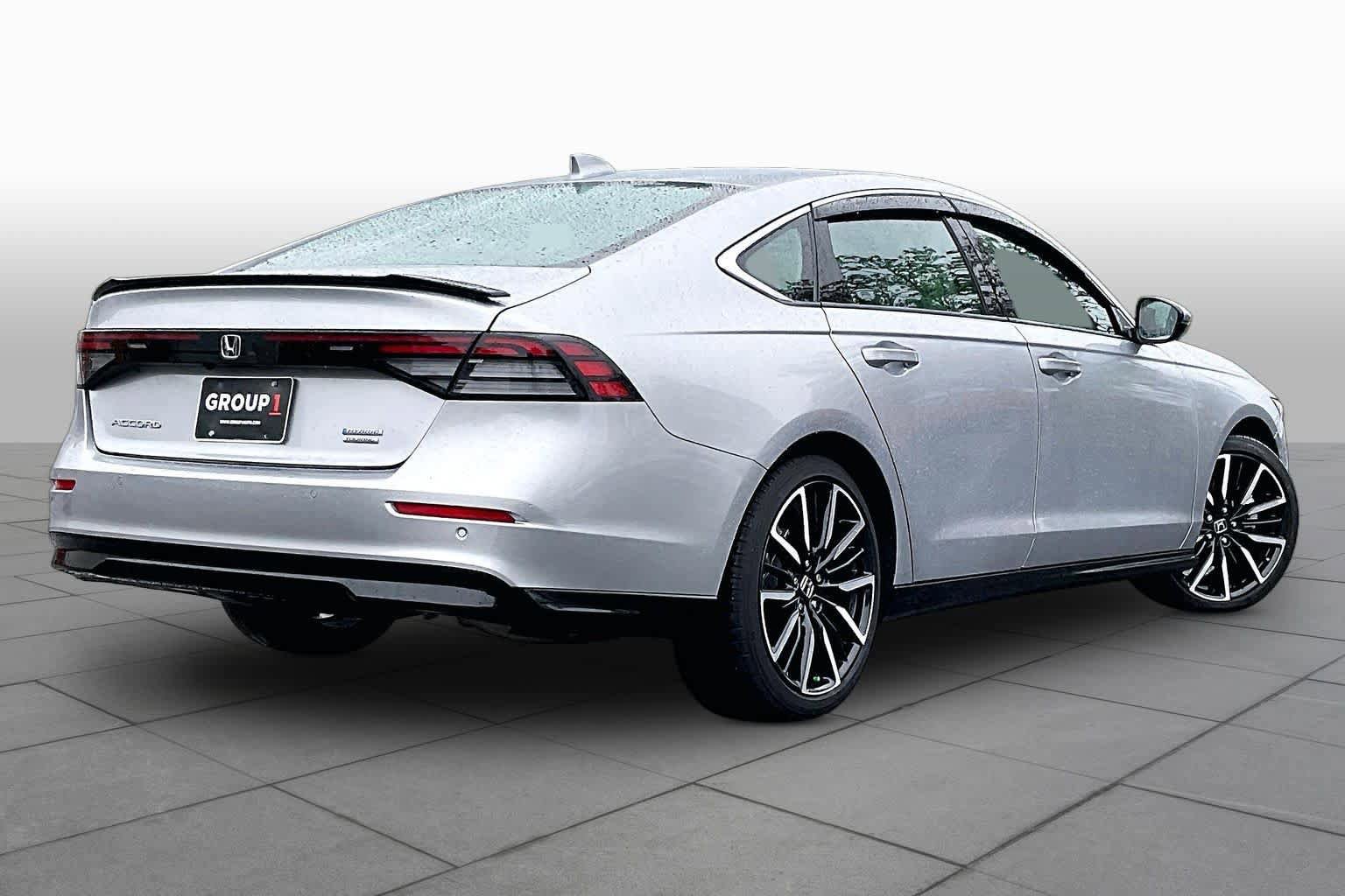 Used 2025 Honda Accord Touring image 12