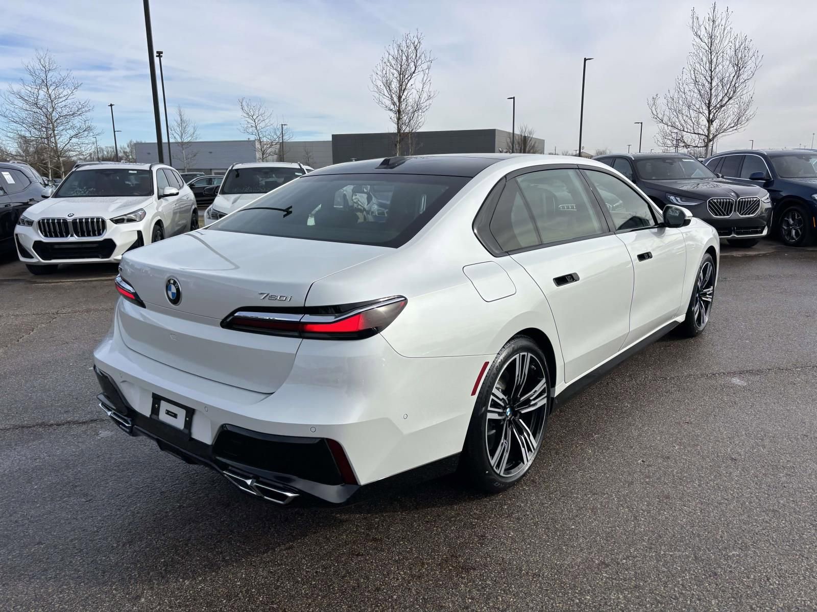 New 2026 BMW 760i xDrive w/ Executive Package image 7