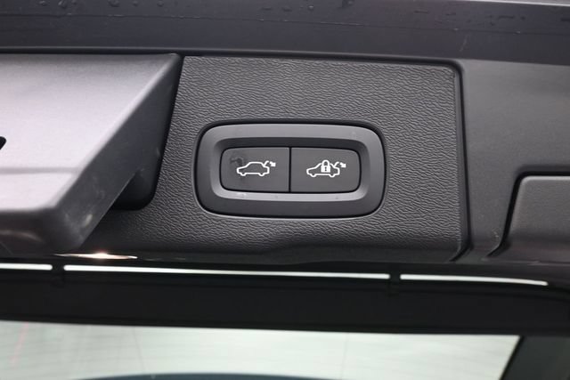 Used 2023 Volvo XC60 B5 Ultimate w/ Climate Package AWD/4WD image 32