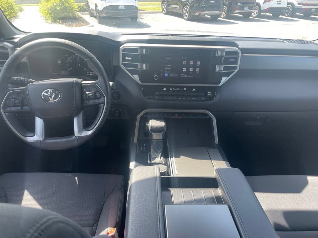 Used 2025 Toyota Sequoia SR5 AWD/4WD image 22