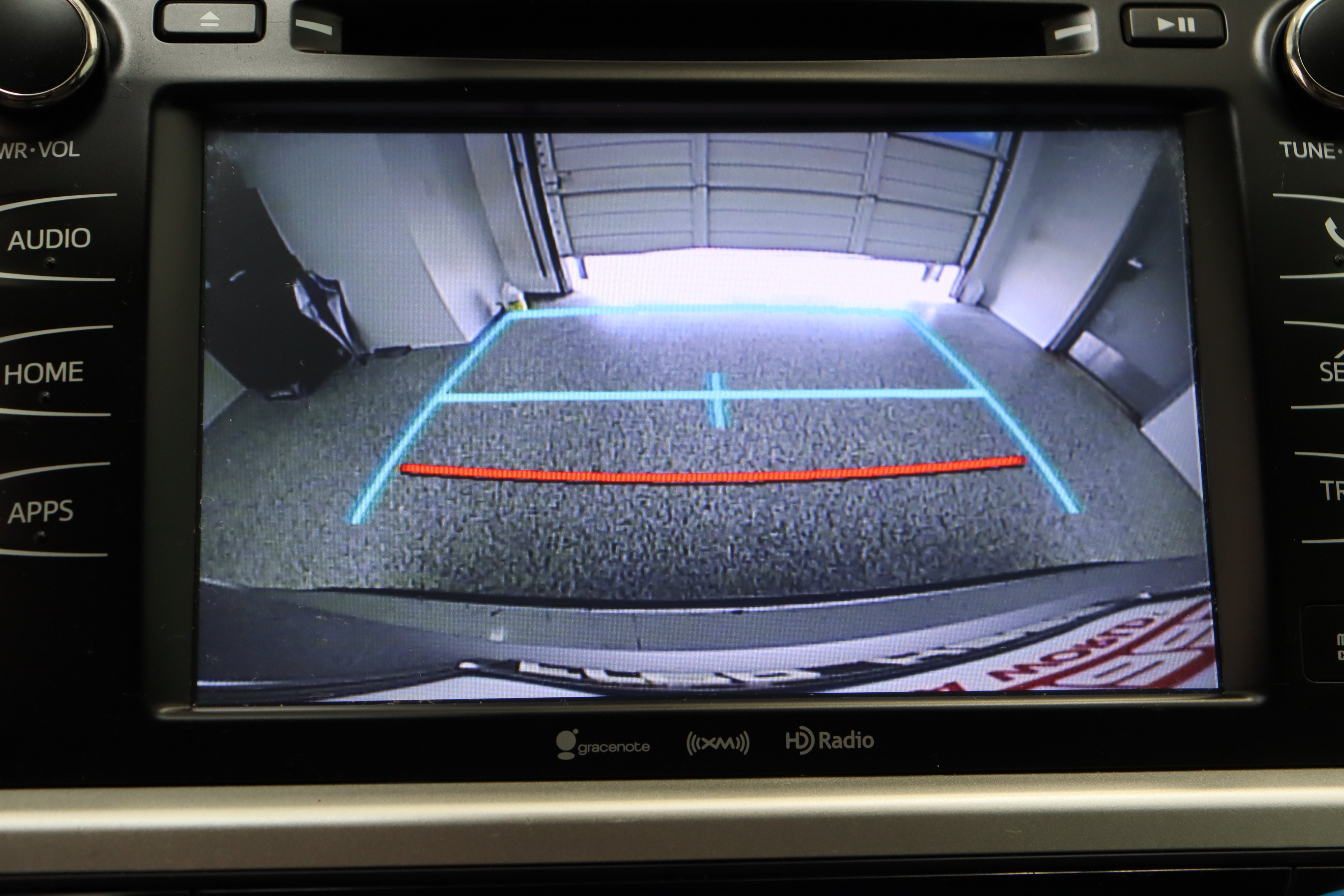 Used 2019 Toyota Highlander XLE FWD image 22