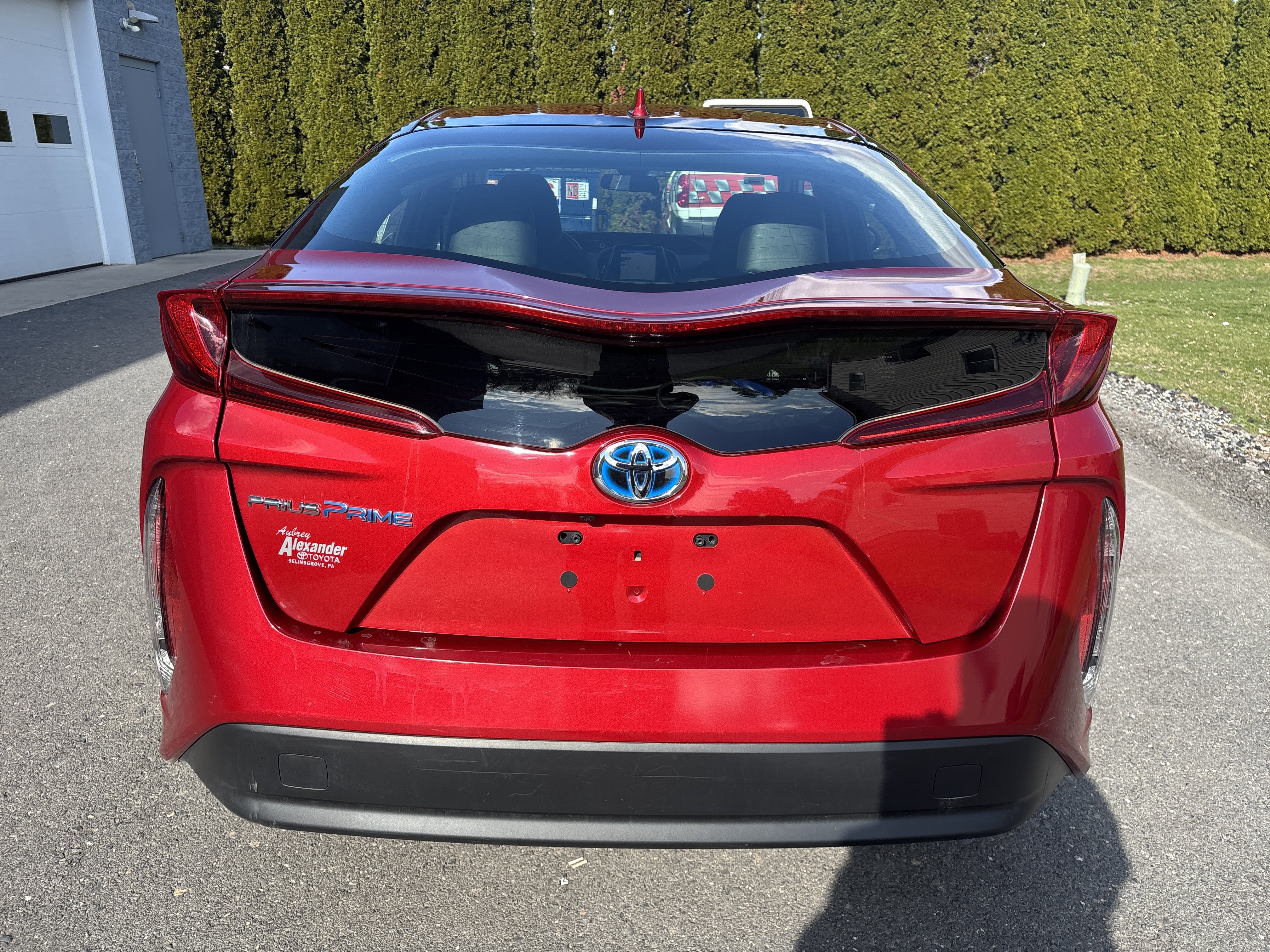 Used 2018 Toyota Prius Prime Premium image 4