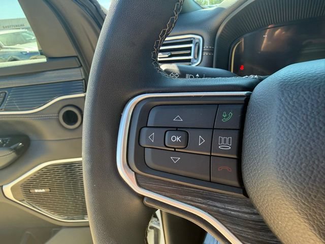 Used 2024 Jeep Wagoneer Series III w/ Premium Group I AWD/4WD image 18