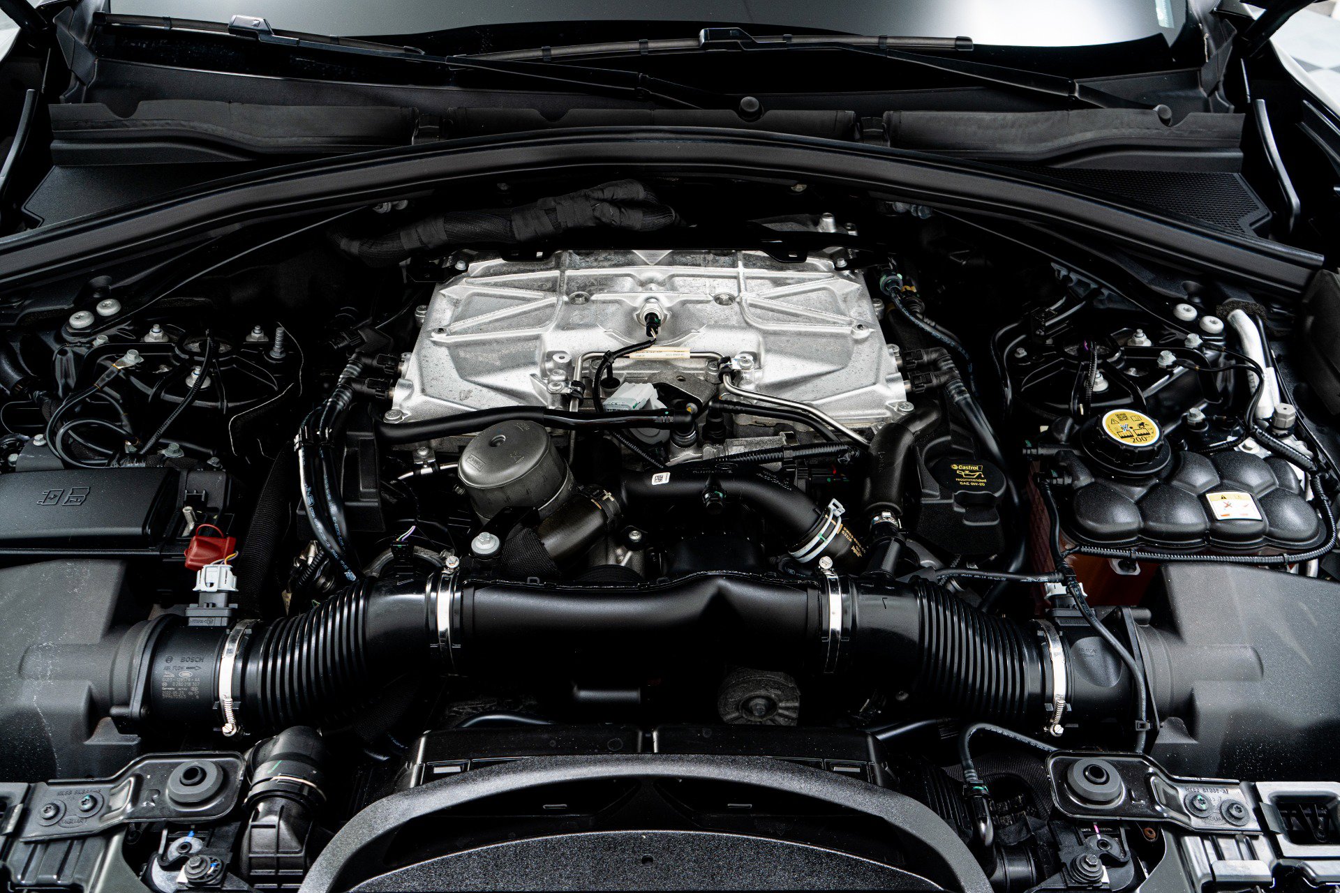 Used 2023 Jaguar F-PACE SVR image 12