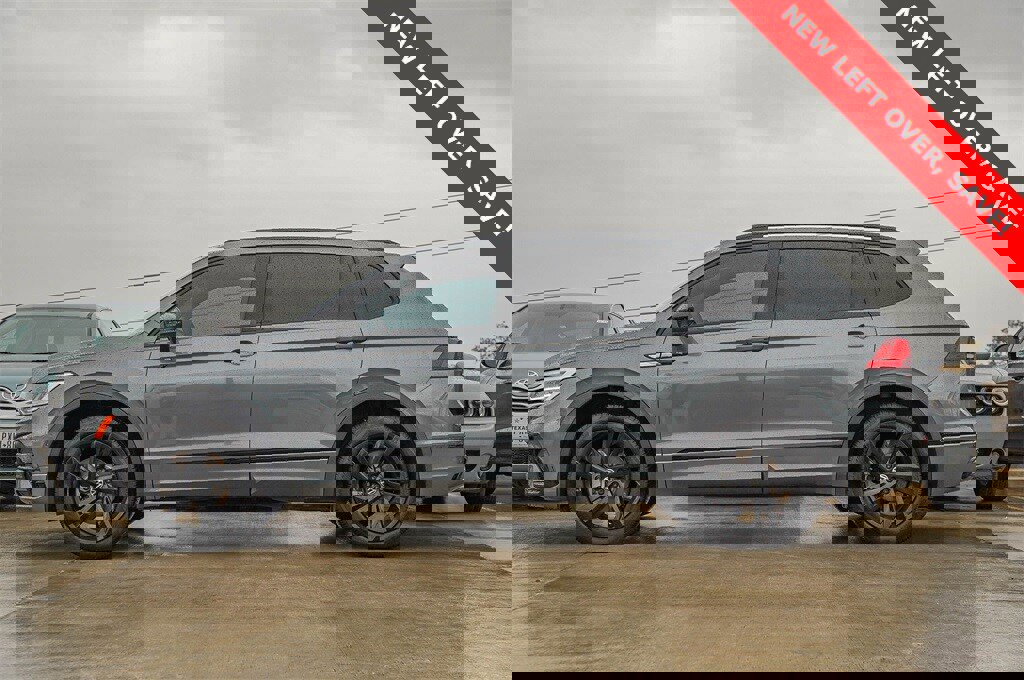 Used 2024 Volkswagen Tiguan SE R-Line image 4