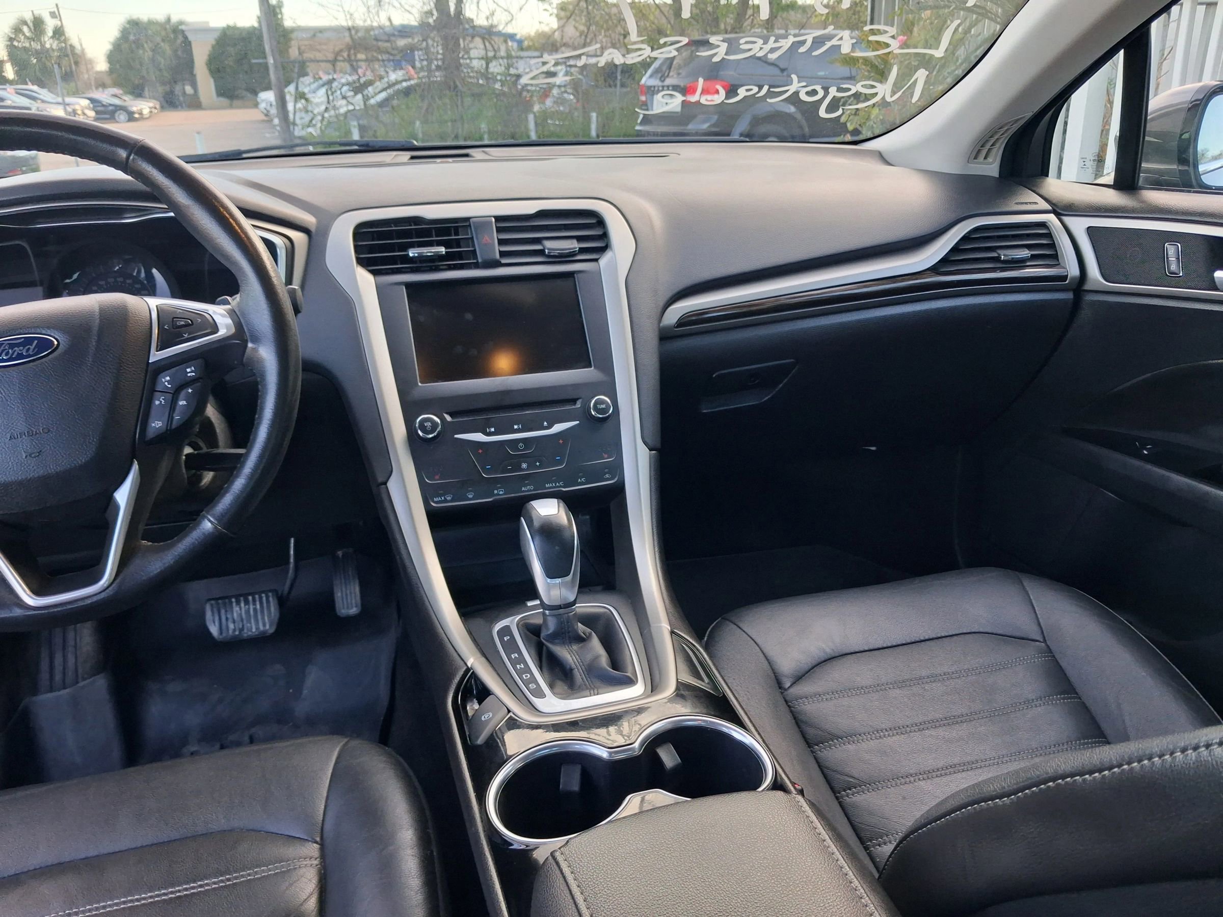 Used 2015 Ford Fusion SE w/ Equipment Group 202A FWD image 7