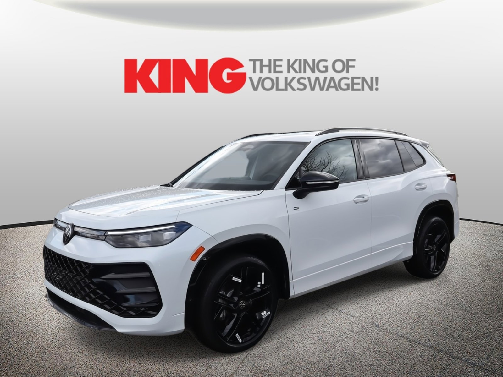 New 2026 Volkswagen Tiguan SE R-Line image 8