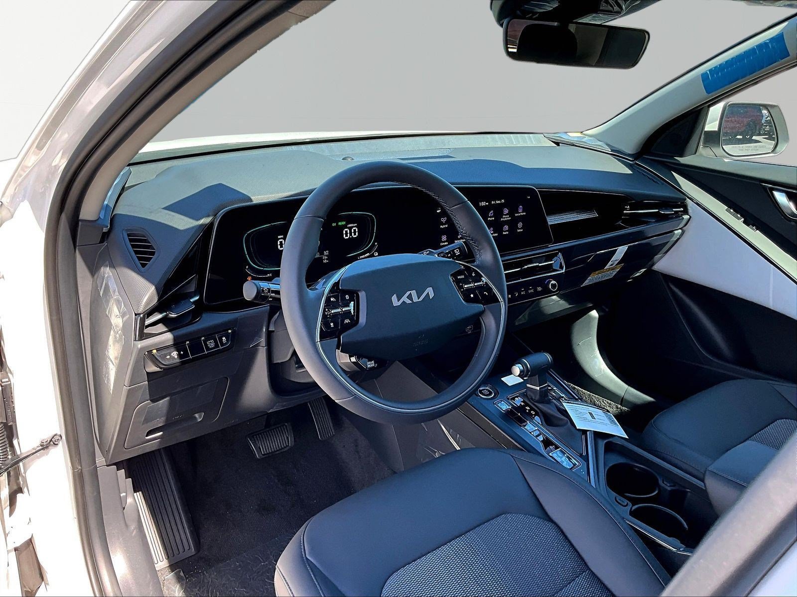 New 2026 Kia Niro EX FWD image 15