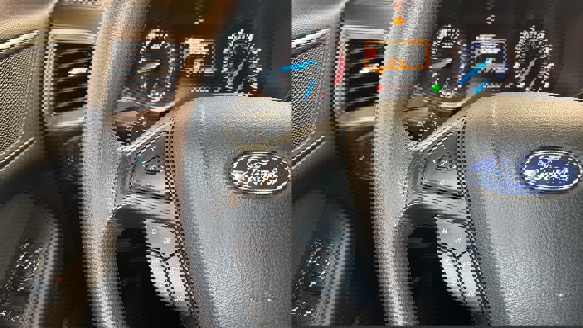 Used 2018 Ford Edge SE image 27