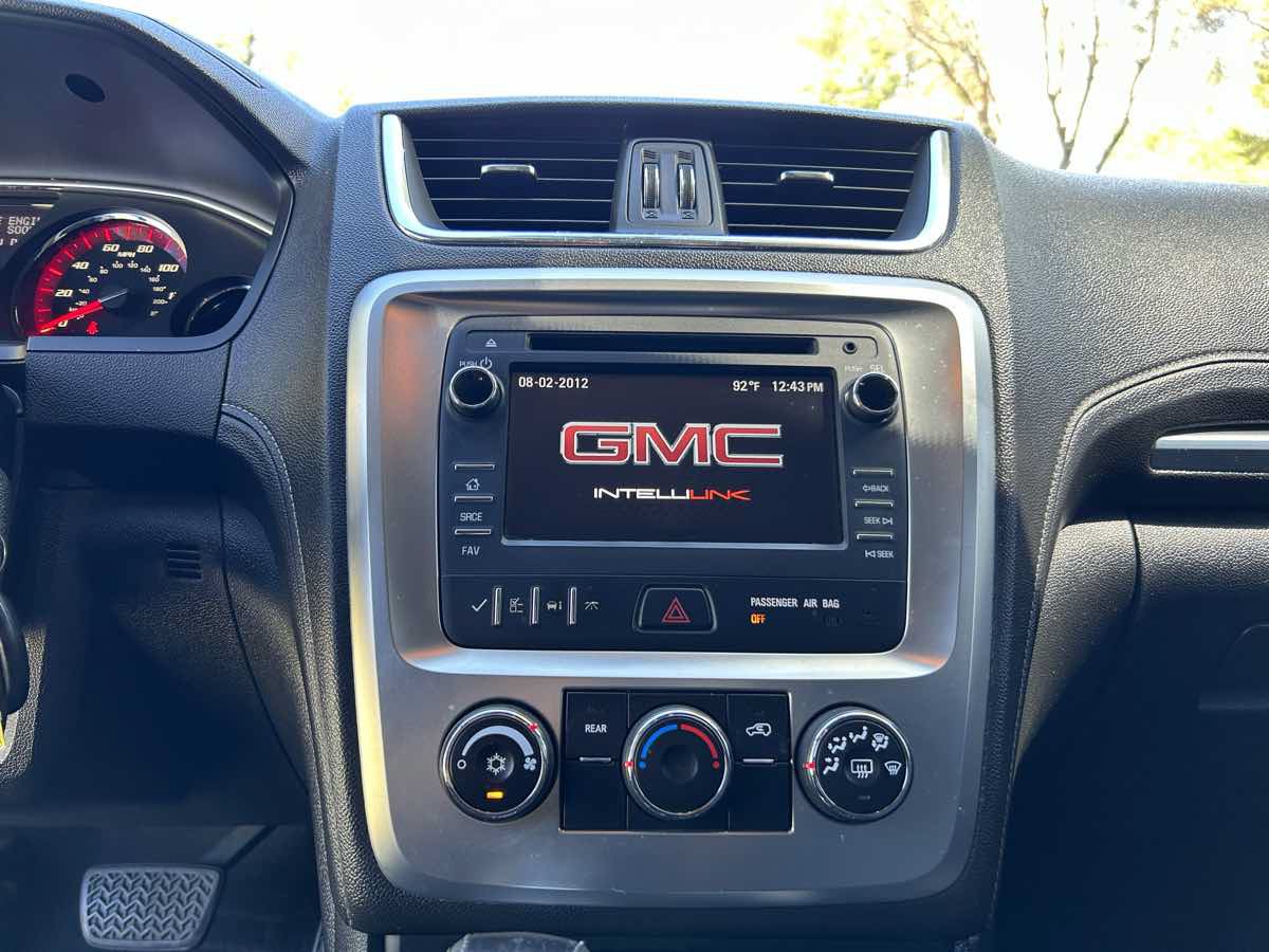 Used 2014 GMC Acadia SLE FWD image 17