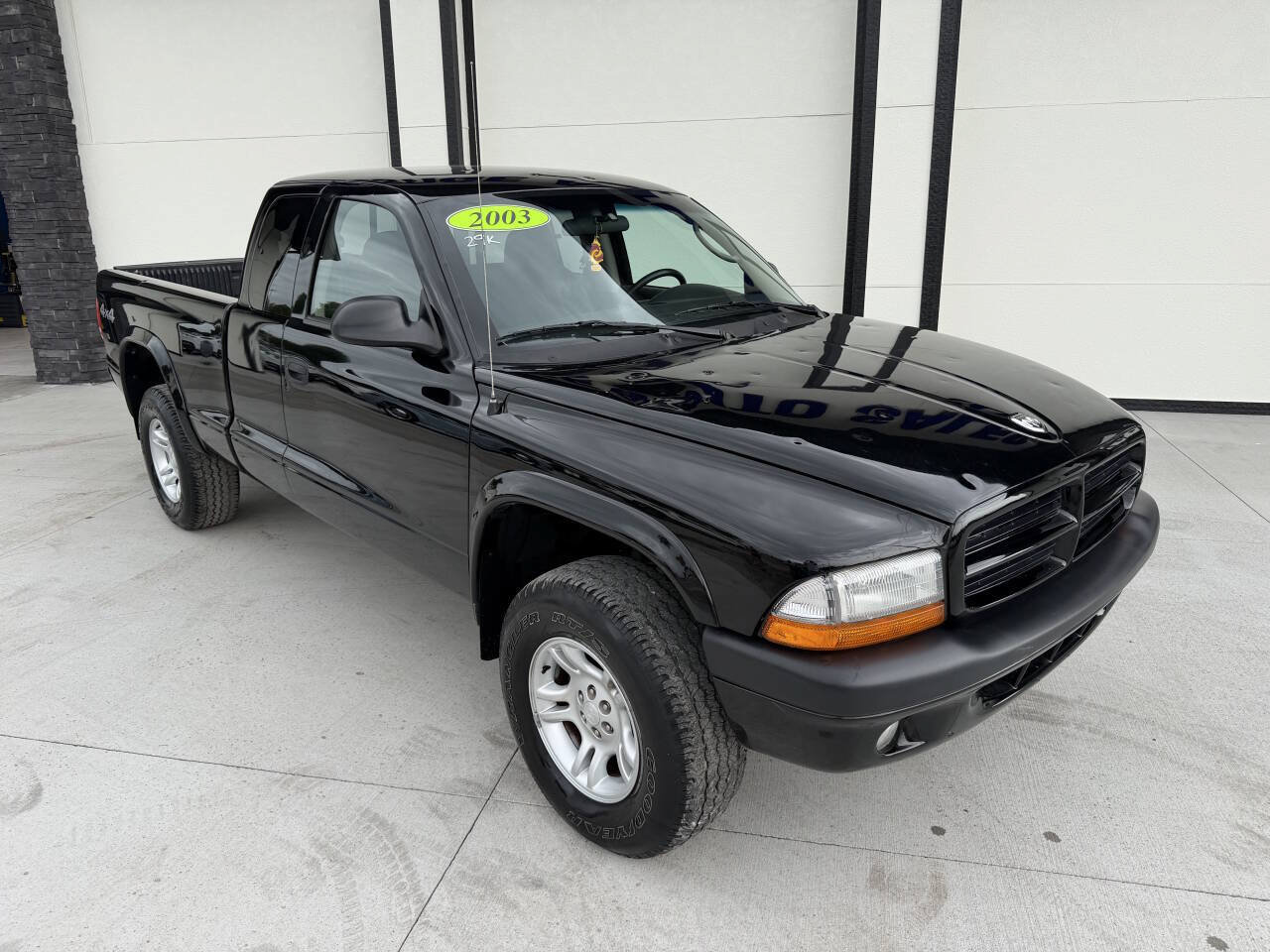 Used 2003 Dodge Dakota Sport AWD/4WD image 2