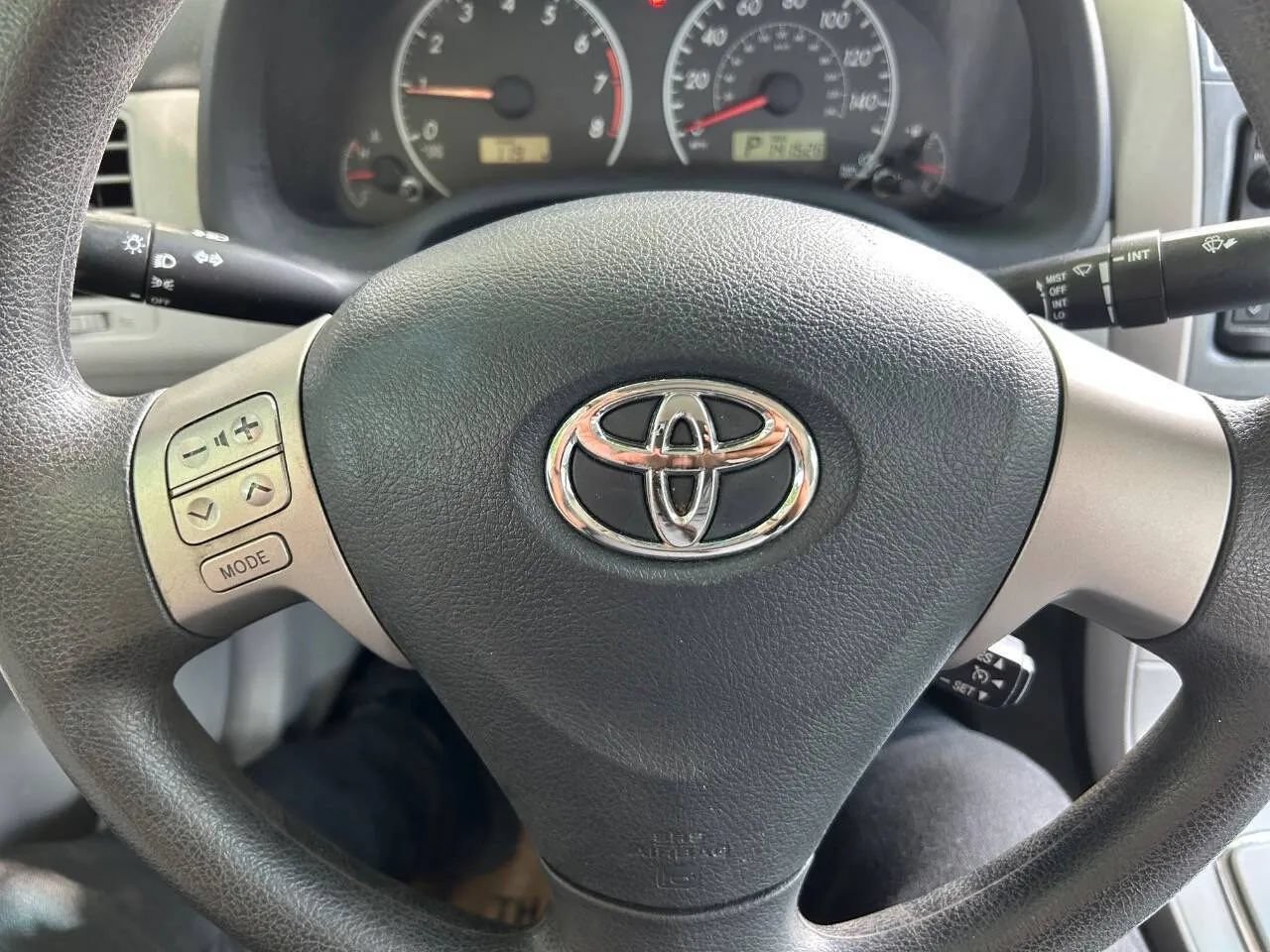 Used 2013 Toyota Corolla LE FWD image 17