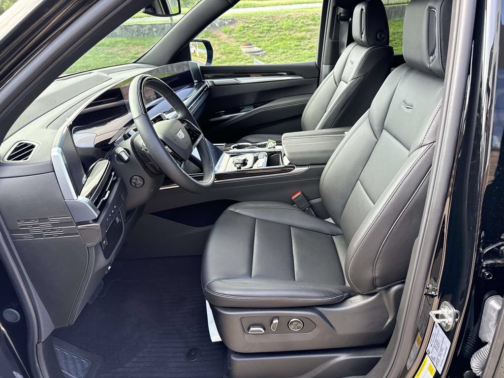 Used 2026 Cadillac Escalade ESV 4WD image 6