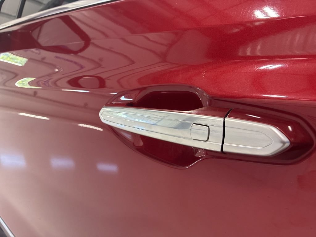 Used 2019 Cadillac XT5 FWD image 12