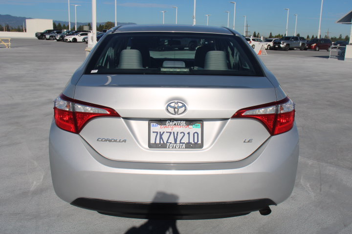 Used 2015 Toyota Corolla LE FWD image 3