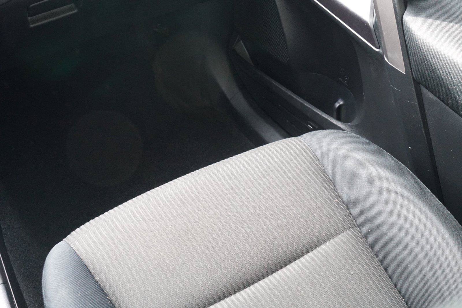 Used 2016 Toyota RAV4 LE FWD image 25