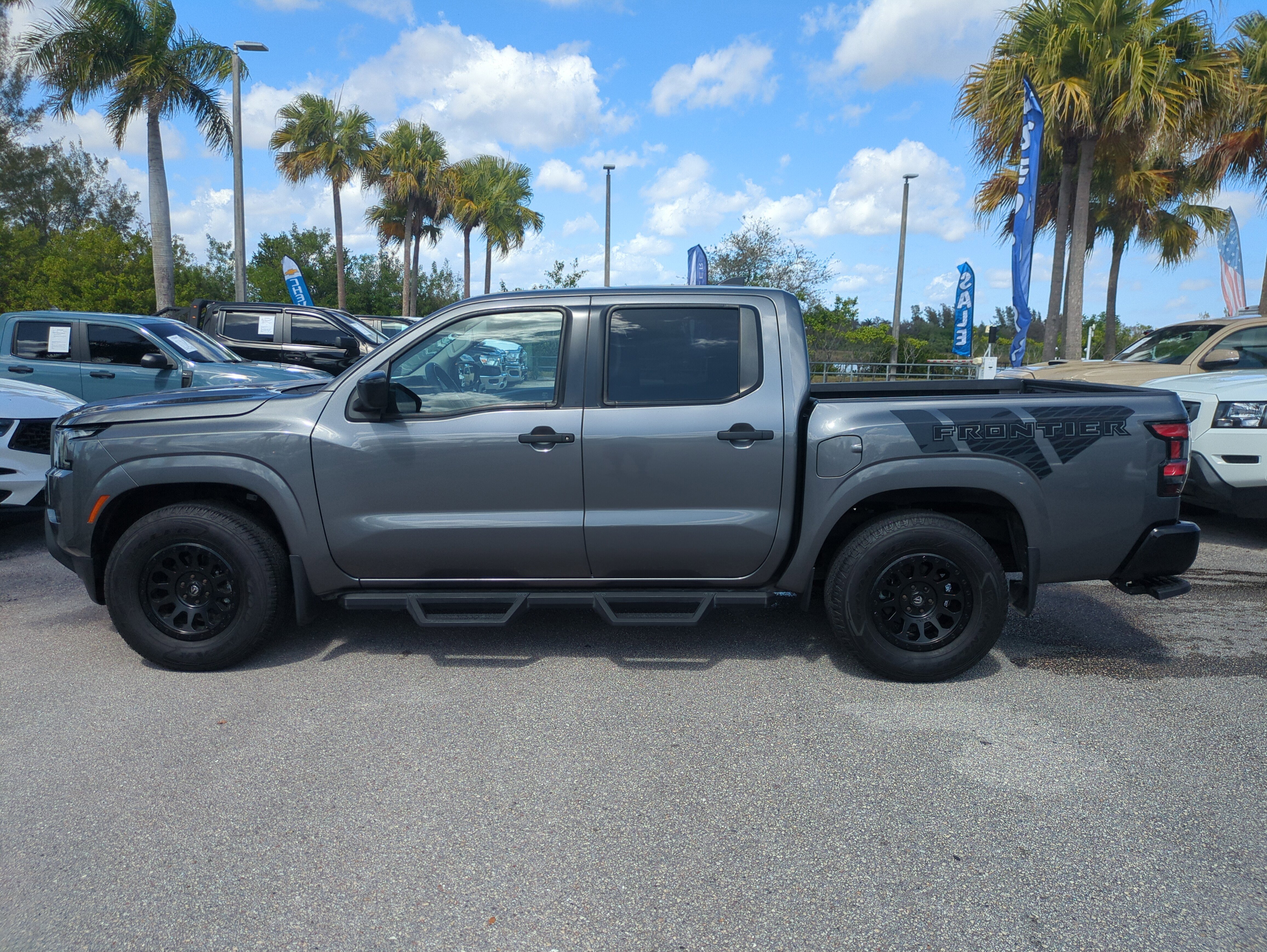 Used 2022 Nissan Frontier S w/ Technology Package image 8