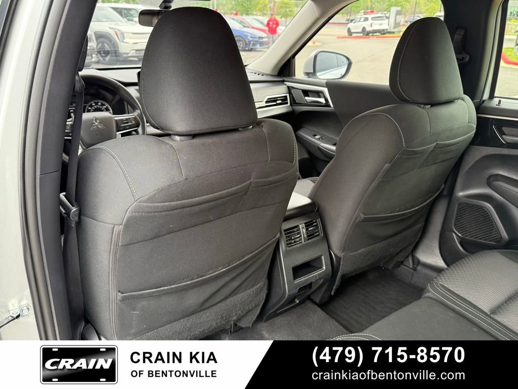 Used 2024 Mitsubishi Outlander ES AWD/4WD image 27