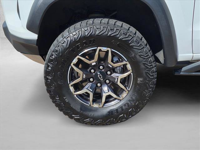 Used 2023 Chevrolet Colorado ZR2 w/ ZR2 Convenience Package III AWD/4WD image 8