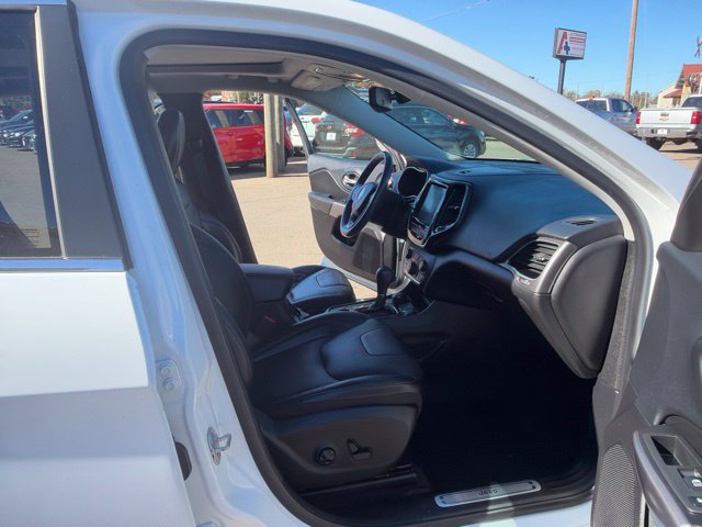 Used 2019 Jeep Cherokee Limited AWD/4WD image 15
