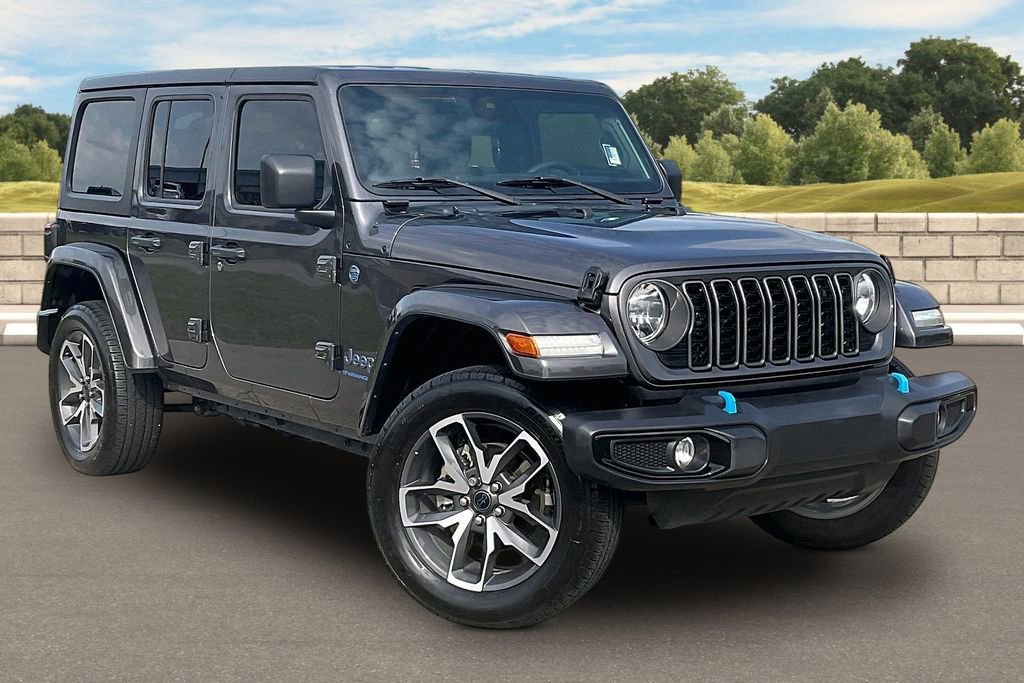 Used 2024 Jeep Wrangler Unlimited w/ Convenience Group AWD/4WD image 2