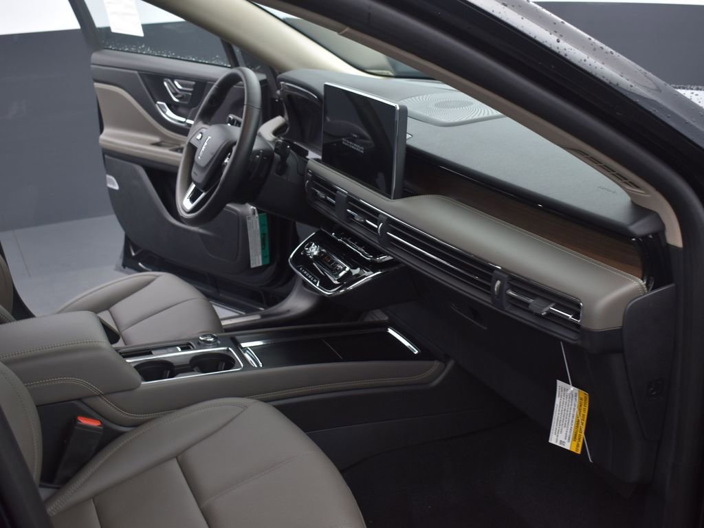 New 2026 Lincoln Corsair Grand Touring AWD/4WD image 16
