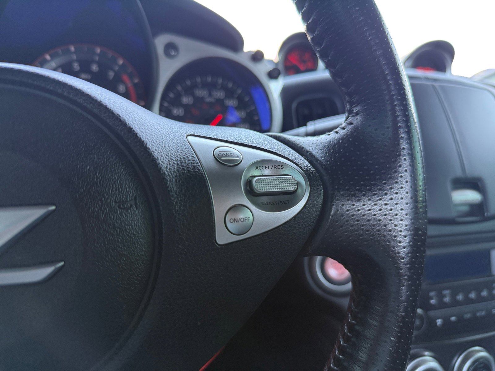 Used 2017 Nissan 370Z Coupe RWD image 14