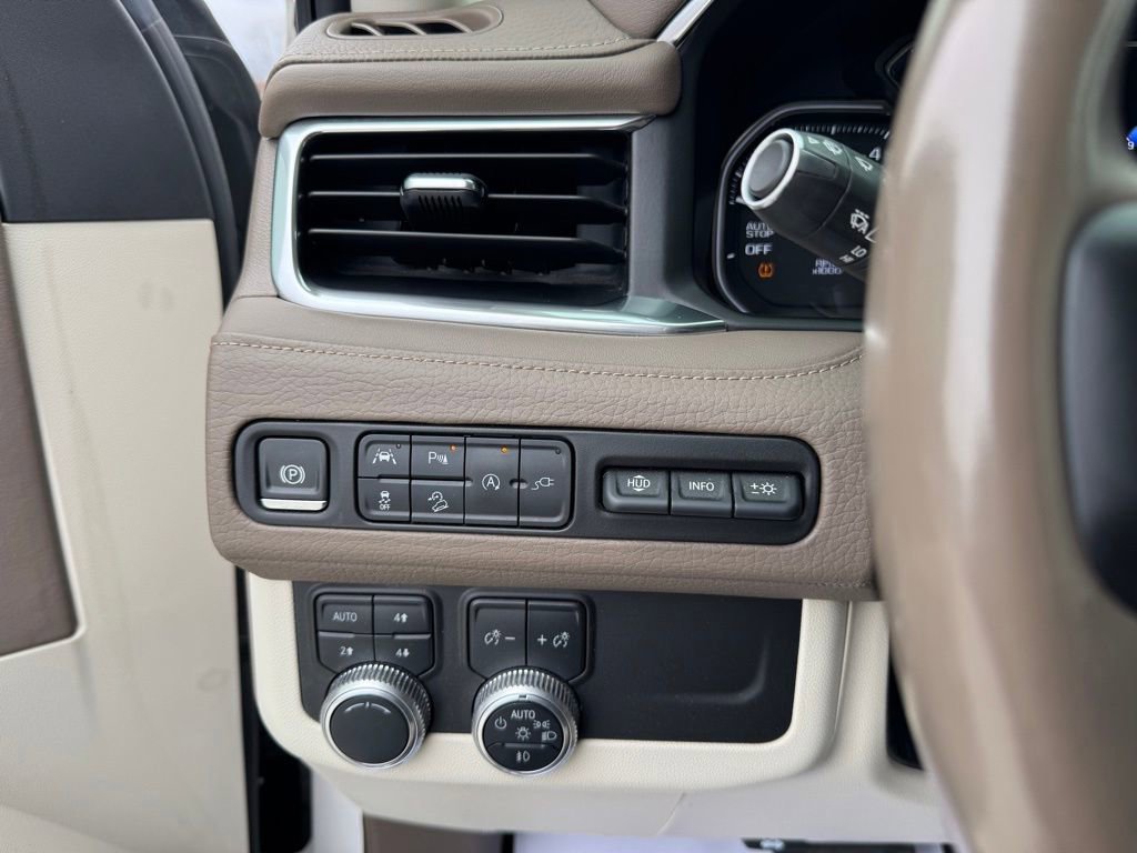 Used 2021 GMC Yukon Denali w/ Denali Premium Package image 24