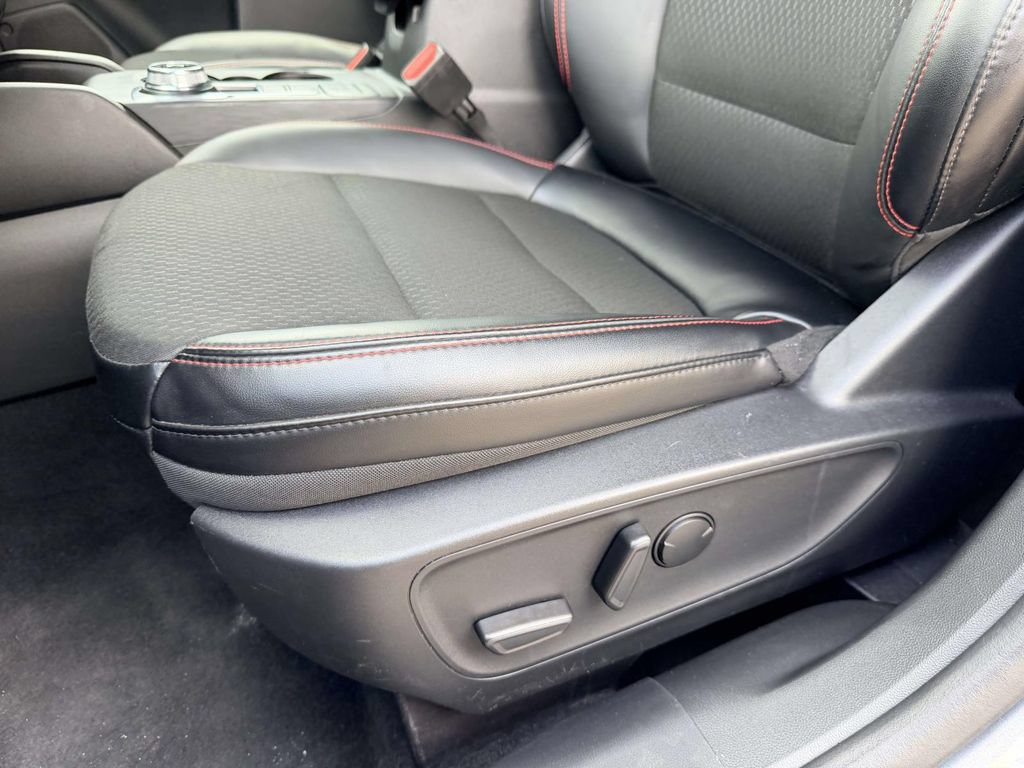 Used 2025 Ford Escape ST-Line AWD/4WD image 18