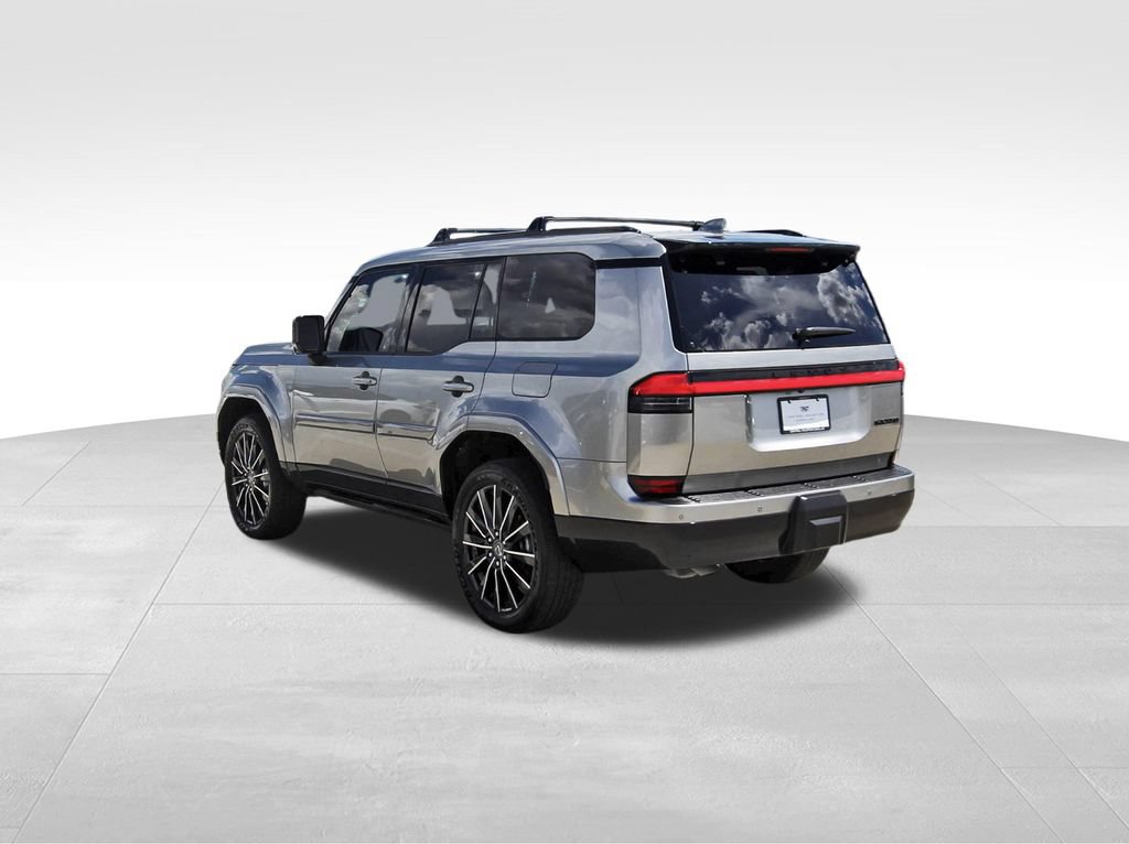 Used 2025 Lexus GX 550 w/ Accessory Package (2T) AWD/4WD image 3
