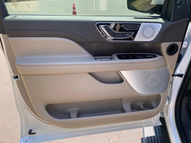 Used 2024 Lincoln Navigator Reserve AWD/4WD image 12