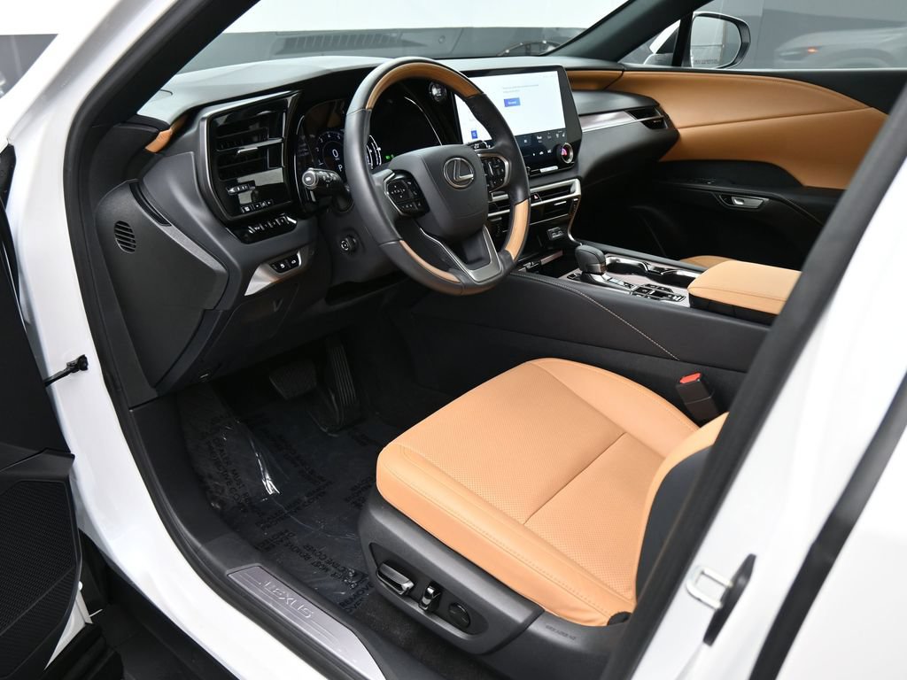 Used 2024 Lexus RX 350 Premium w/ Accessory Package (Z1) AWD/4WD image 2
