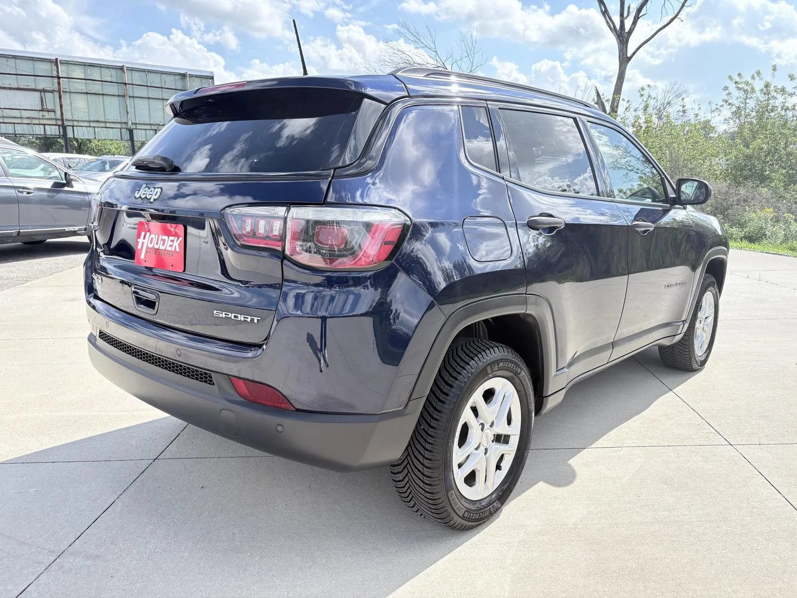 Used 2017 Jeep Compass Sport w/ Cold Weather Group AWD/4WD image 4