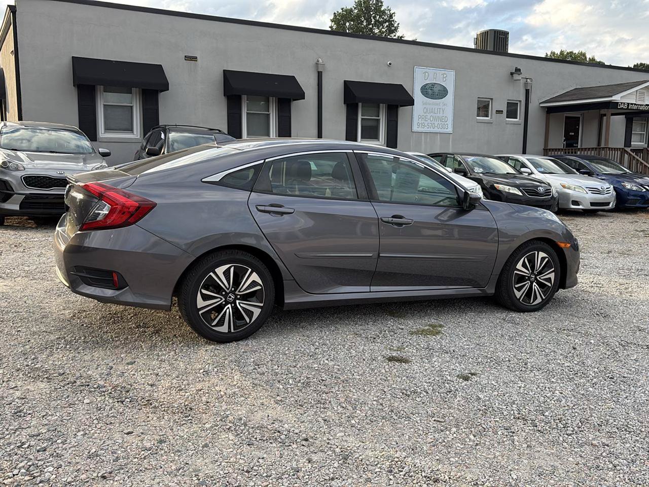 Used 2018 Honda Civic EX-T image 8