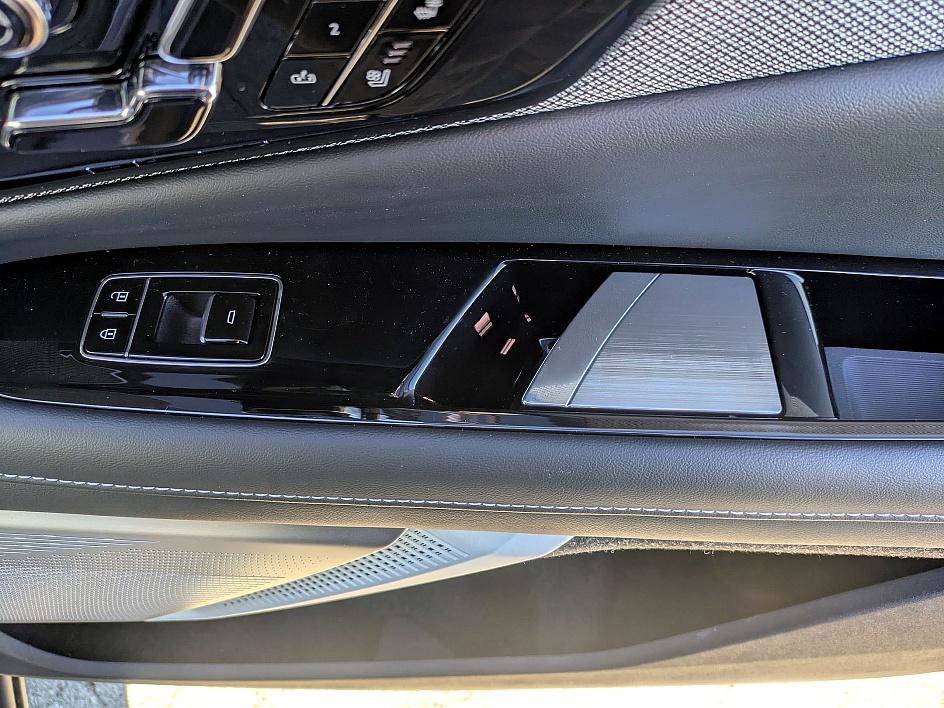 New 2026 Cadillac Optiq Luxury 2 image 31