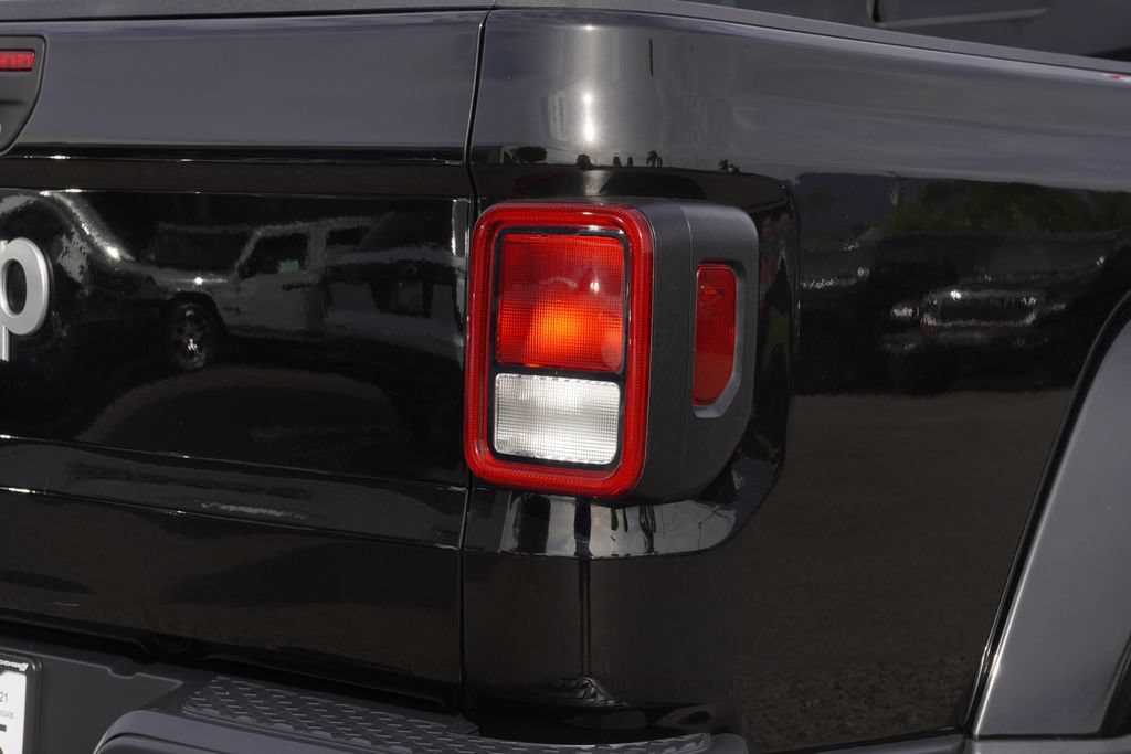 Used 2021 Jeep Gladiator Overland w/ Popular Equipment Package AWD/4WD image 13