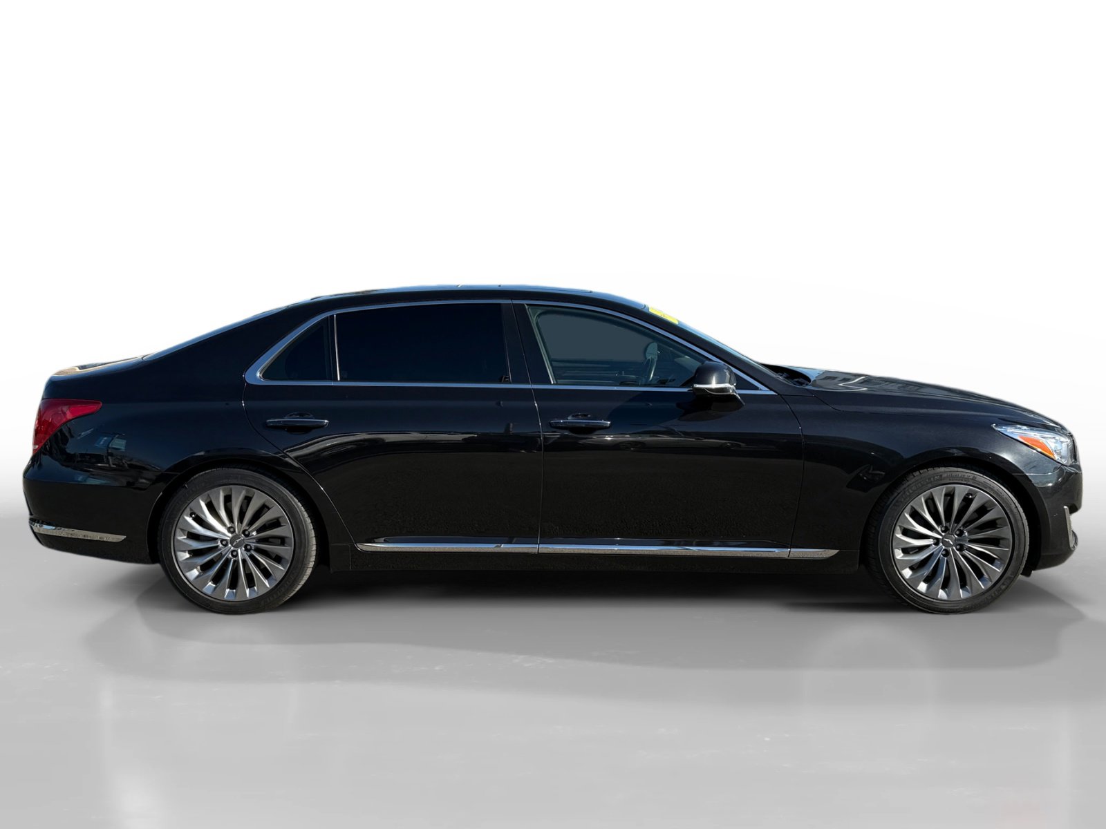 Used 2019 Genesis G90 5.0 Ultimate image 6