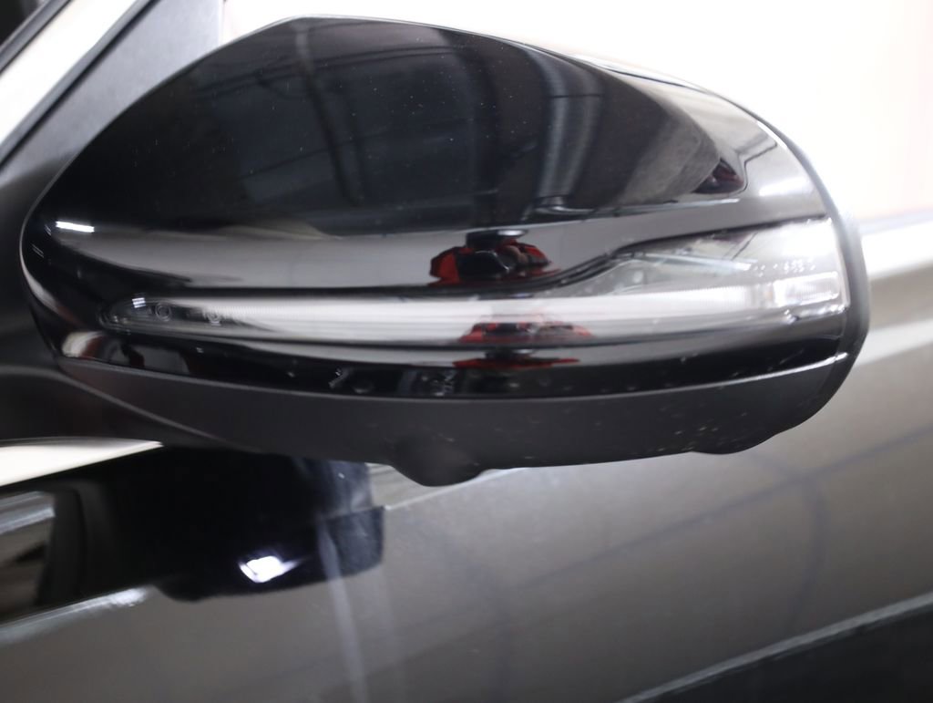 Certified 2025 Mercedes-Benz GLB 35 AMG 4MATIC image 70