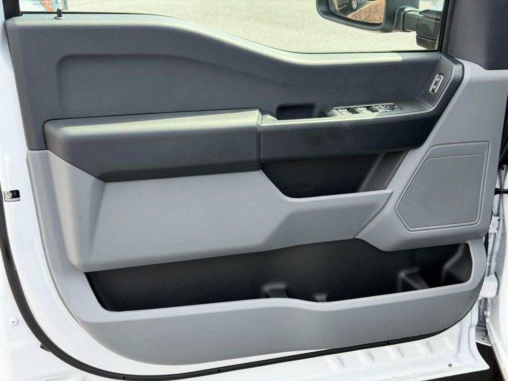 New 2026 Ford F550 4x4 Crew Cab image 13