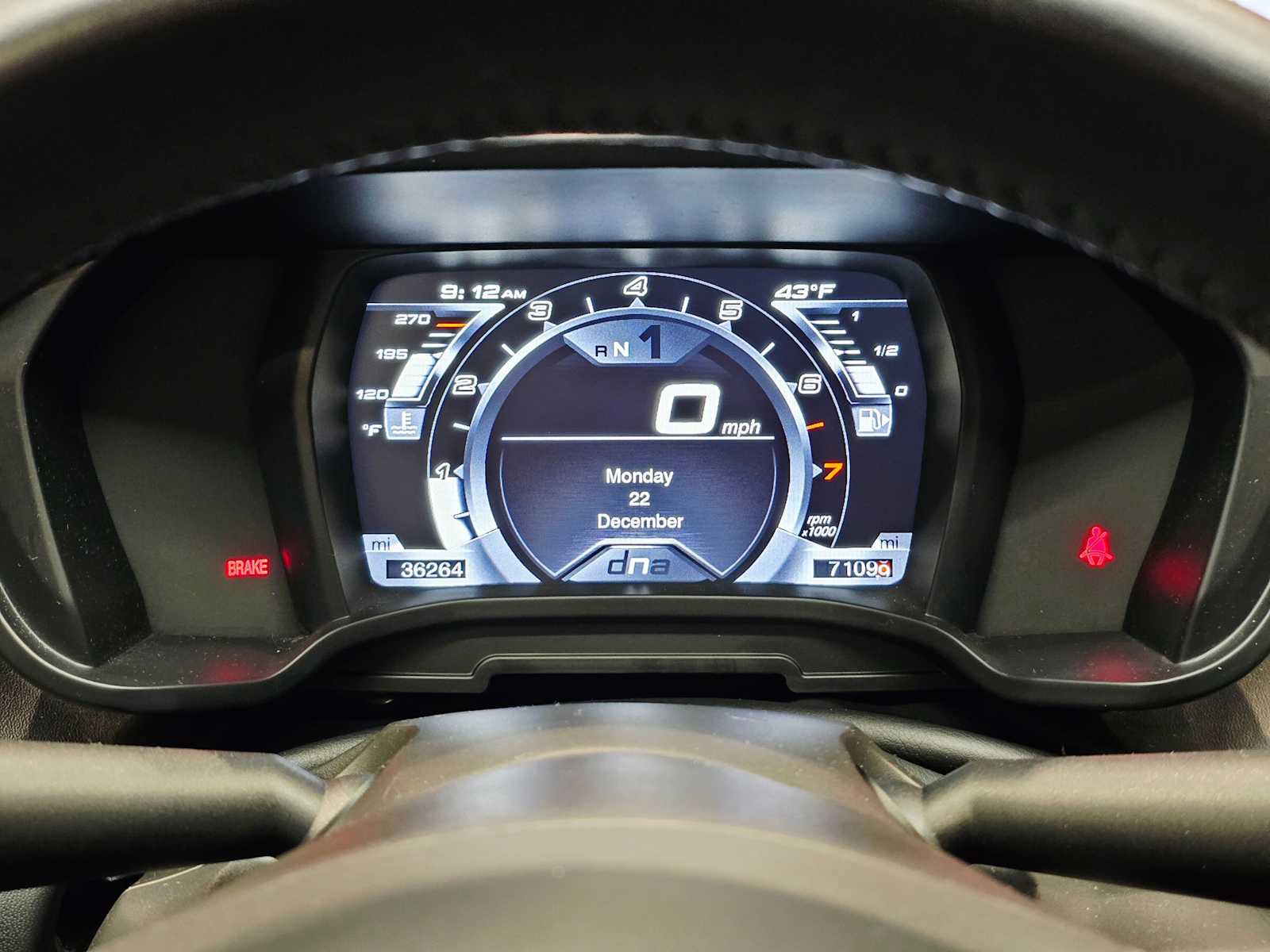 Used 2018 Alfa Romeo 4C Coupe w/ Convenience Group - Coupe image 12