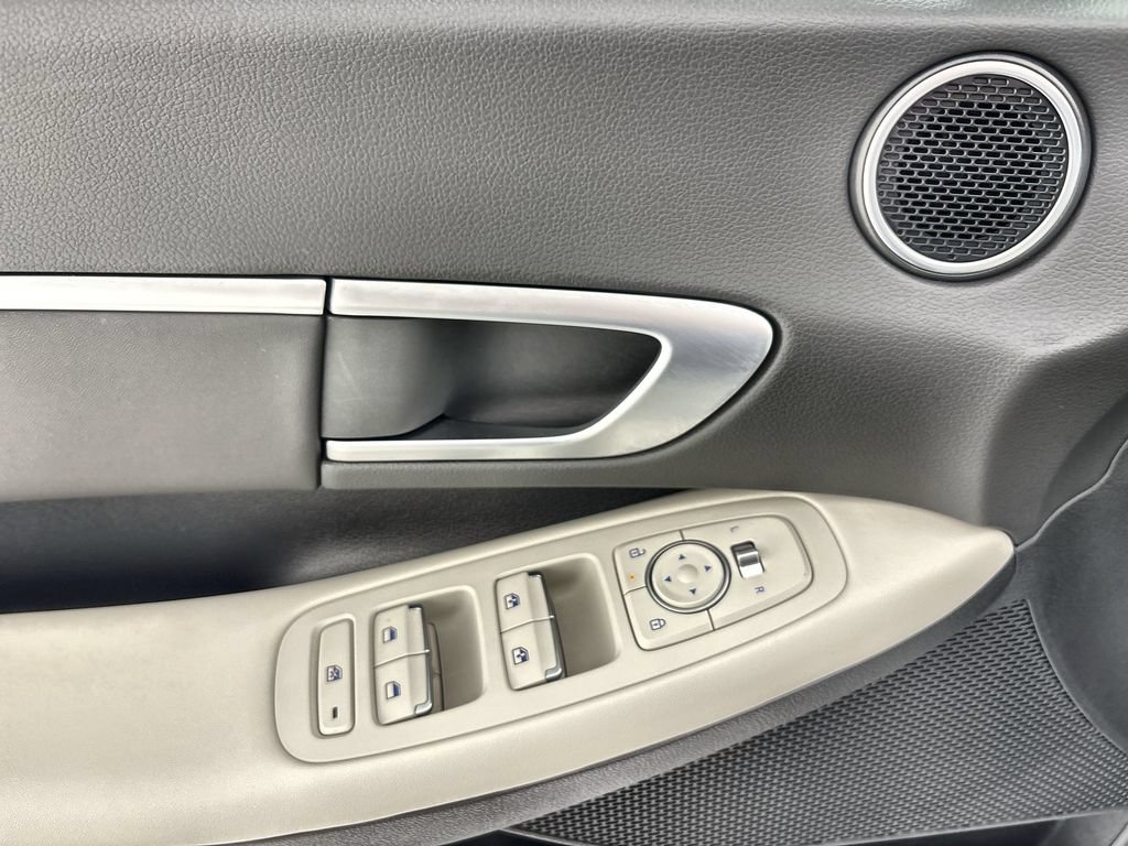 Certified 2025 Hyundai Sonata SEL FWD image 15