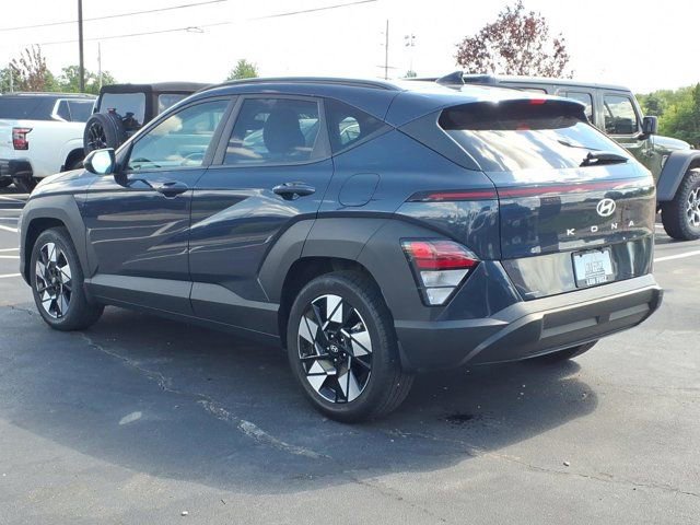 Used 2025 Hyundai Kona SEL FWD image 4