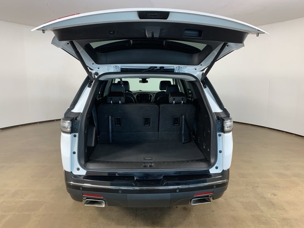 Used 2021 Chevrolet Traverse Premier w/ Redline Edition image 12