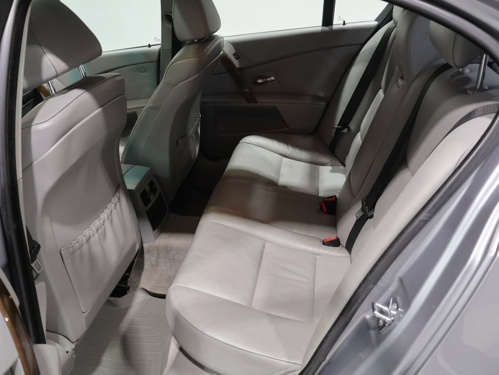 Used 2006 BMW 530xi Sedan AWD/4WD image 9