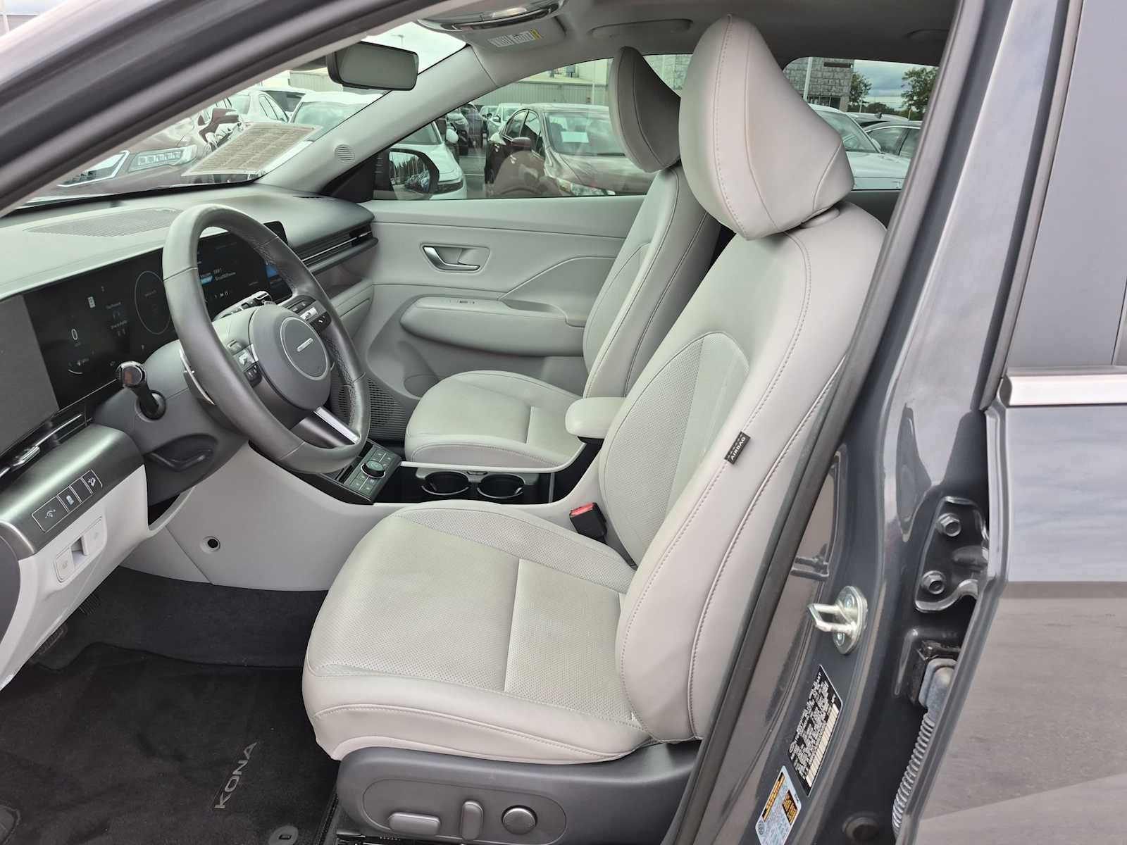 Used 2024 Hyundai Kona Limited AWD/4WD image 15